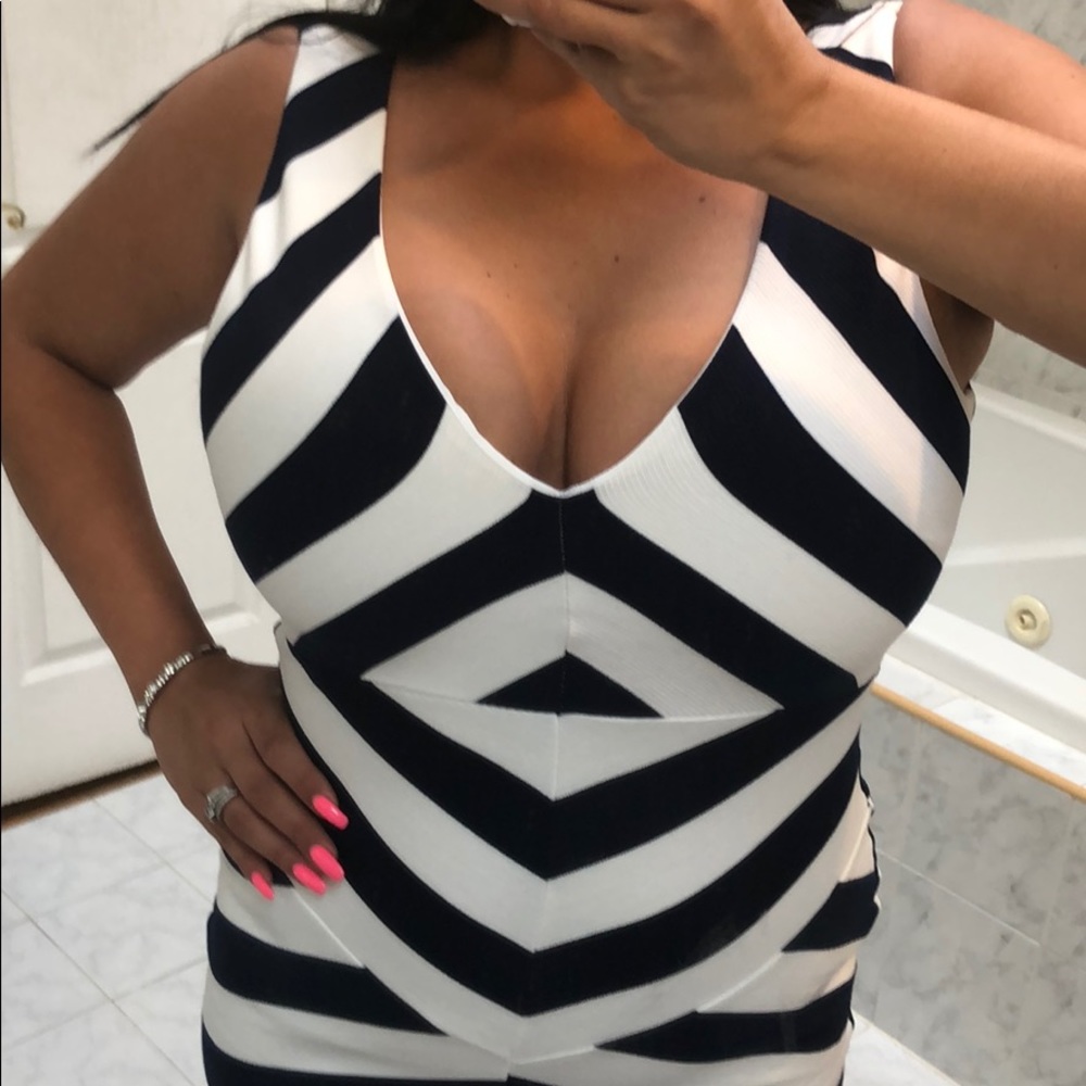 #74 Navy & White mini dress - Picture 4 of 7